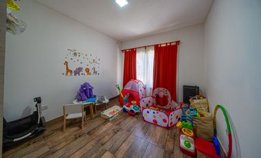 CASA EN VENTA IBARLUCEA 3 DORMITORIOS Y COCHERA