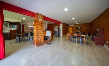 CASA EN VENTA IBARLUCEA 3 DORMITORIOS Y COCHERA