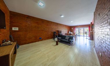 CASA EN VENTA IBARLUCEA 3 DORMITORIOS Y COCHERA