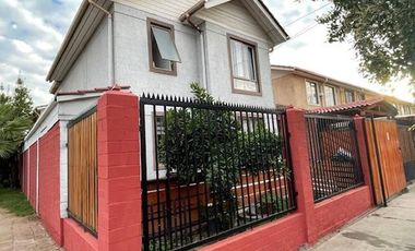 CASA AISLADA EN VENTA DE 3 DORM. 2 BAÑOS EN QUILICURA