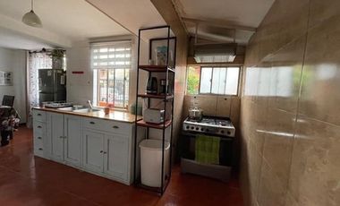 CASA AISLADA EN VENTA DE 3 DORM. 2 BAÑOS EN QUILICURA