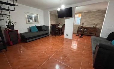 CASA AISLADA EN VENTA DE 3 DORM. 2 BAÑOS EN QUILICURA