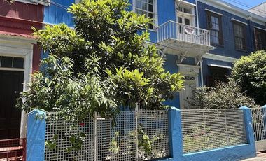 CASA EN VENTA DE 6 DORM. EN VALPARAÍSO