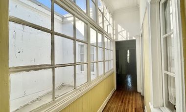 CASA EN VENTA DE 6 DORM. EN VALPARAÍSO