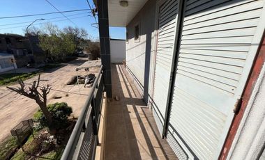 Venta casa con dos viviendas independientes