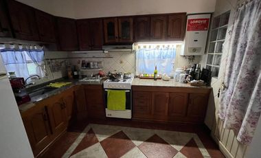 Venta casa con dos viviendas independientes