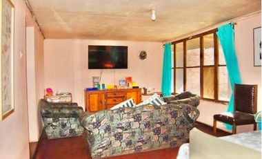 CASA EN VENTA DE 3 DORM. EN TILTIL