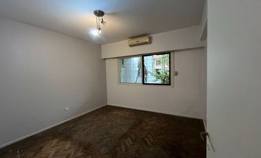 Venta casa en Parque Cisneros  PERMUTA FINANCIA