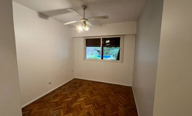 Venta casa en Parque Cisneros  PERMUTA FINANCIA
