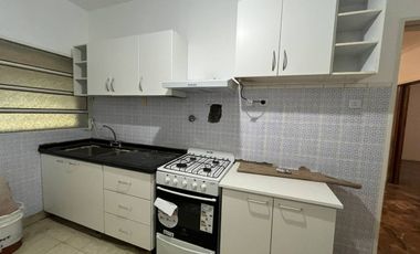 Venta casa en Parque Cisneros  PERMUTA FINANCIA