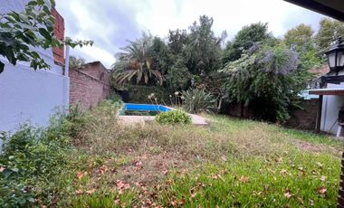 Venta casa en Parque Cisneros  PERMUTA FINANCIA