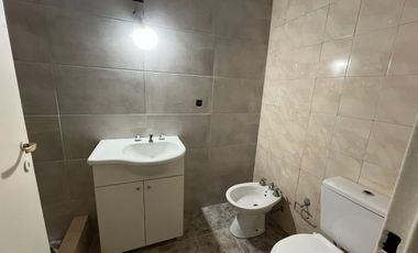Venta casa en Parque Cisneros  PERMUTA FINANCIA