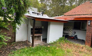 Venta casa en Parque Cisneros  PERMUTA FINANCIA
