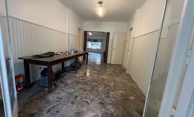 Venta casa en Parque Cisneros  PERMUTA FINANCIA