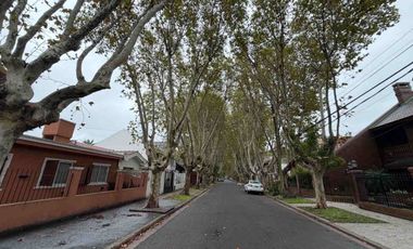 Venta casa en Parque Cisneros  PERMUTA FINANCIA