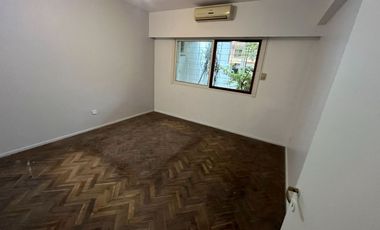 Venta casa en Parque Cisneros  PERMUTA FINANCIA