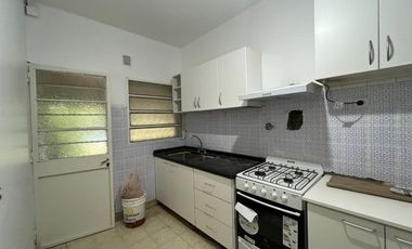Venta casa en Parque Cisneros  PERMUTA FINANCIA