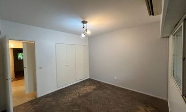 Venta casa en Parque Cisneros  PERMUTA FINANCIA