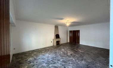 Venta casa en Parque Cisneros  PERMUTA FINANCIA