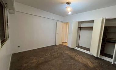 Venta casa en Parque Cisneros  PERMUTA FINANCIA