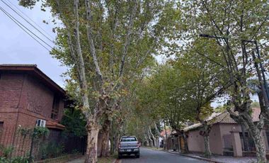 Venta casa en Parque Cisneros  PERMUTA FINANCIA
