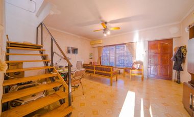 VENTA CASA 5 AMBIENTES VILLA ADELINA