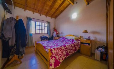 VENTA CASA 5 AMBIENTES VILLA ADELINA