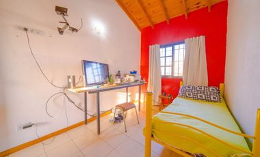 VENTA CASA 5 AMBIENTES VILLA ADELINA