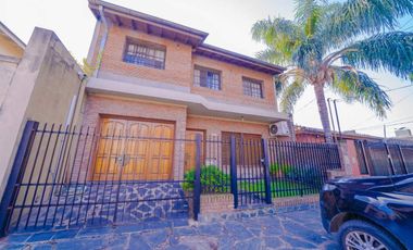 VENTA CASA 5 AMBIENTES VILLA ADELINA