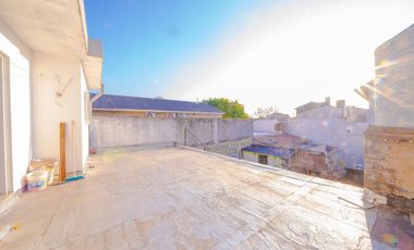 VENTA CASA 5 AMBIENTES VILLA ADELINA