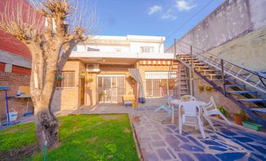 VENTA CASA 5 AMBIENTES VILLA ADELINA