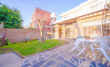VENTA CASA 5 AMBIENTES VILLA ADELINA