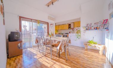 VENTA CASA 5 AMBIENTES VILLA ADELINA