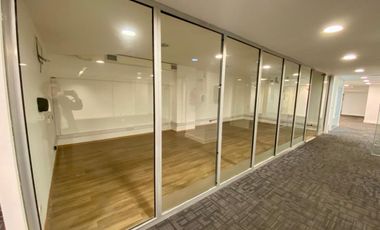 Oficina AAA alquiler Retiro con cochera