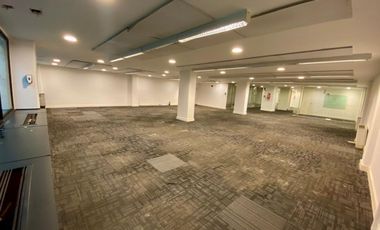 Oficina AAA alquiler Retiro con cochera