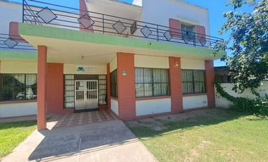 Gran propiedad sobre Ruta 11, a mts del Aeropuerto