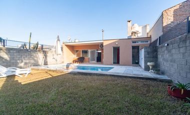 CASA 2 DORM Y PISCINA en San Jeronimo del Sauce