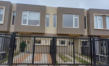 ARRIENDO CASA TOWN HOUSE  EN SORVICENTA