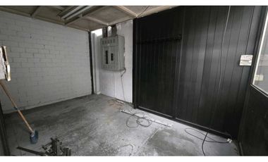 Bodega en Venta con Oficina en Col. La  Loma