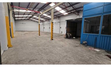 Bodega en Venta con Oficina en Col. La  Loma