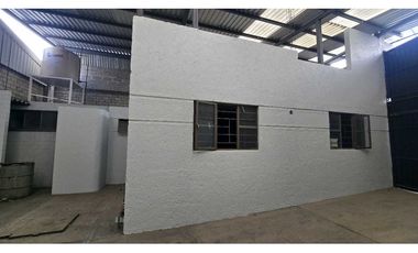 Bodega en Venta con Oficina en Col. La  Loma