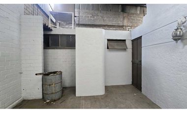 Bodega en Venta con Oficina en Col. La  Loma