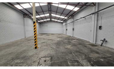 Bodega en Venta con Oficina en Col. La  Loma