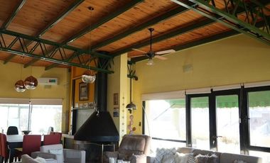VENTA EDIFICIO COMERCIAL CON DEPARTAMENTO Y DEPÓSITO, NEUQUÉN CAPITAL