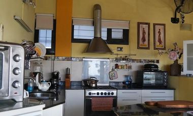 VENTA EDIFICIO COMERCIAL CON DEPARTAMENTO Y DEPÓSITO, NEUQUÉN CAPITAL