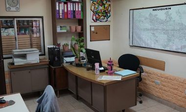 VENTA EDIFICIO COMERCIAL CON DEPARTAMENTO Y DEPÓSITO, NEUQUÉN CAPITAL