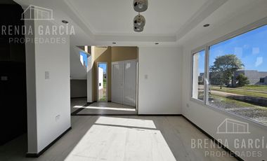 Casa Desde El Pozo En Venta - Colón
