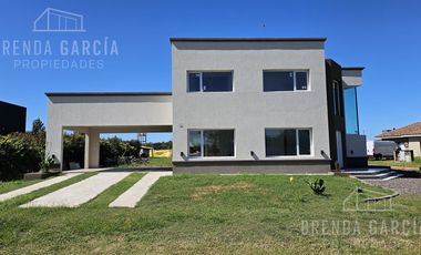 Casa Desde El Pozo En Venta - Colón