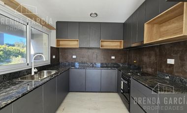 Casa Desde El Pozo En Venta - Colón