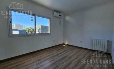 Casa Desde El Pozo En Venta - Colón